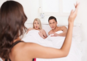 gallery/a_hutlenseg_arulkodo_jelei